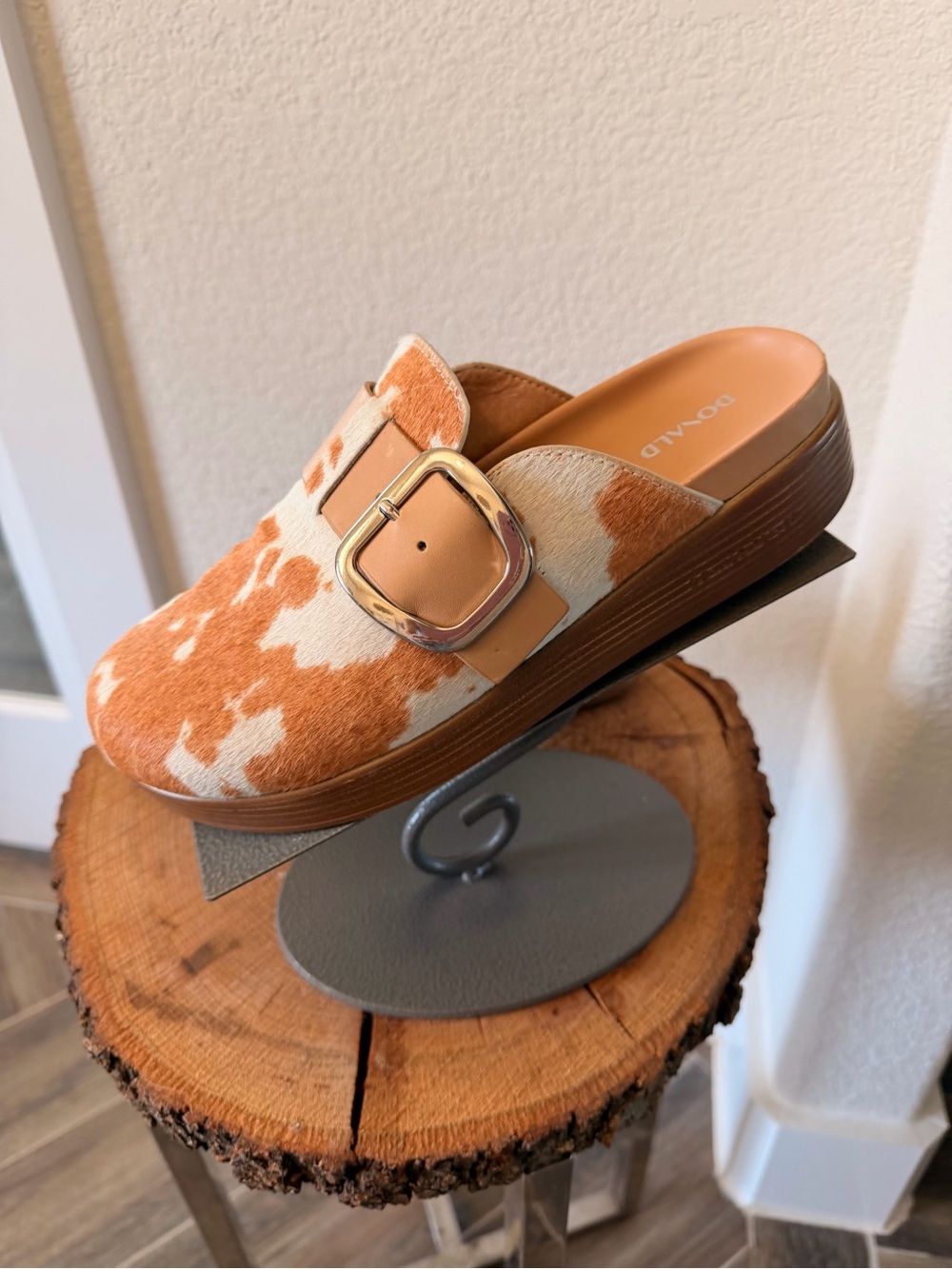 Donald J. Pliner Cowhide Mule Clogs in Tan and White with Buckle Accent - Picture 4 of 6